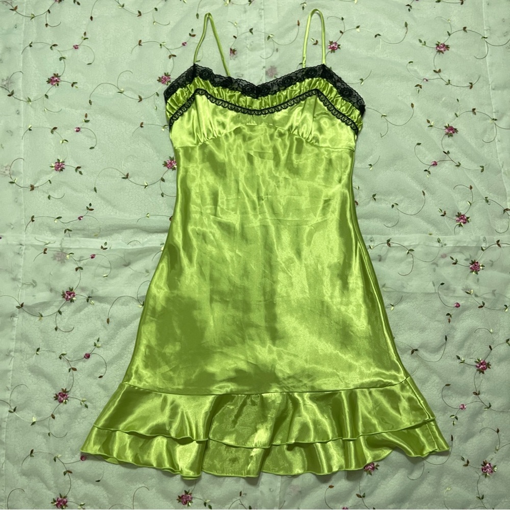 Vintage Satin Milkmaid Bust Lace Dress